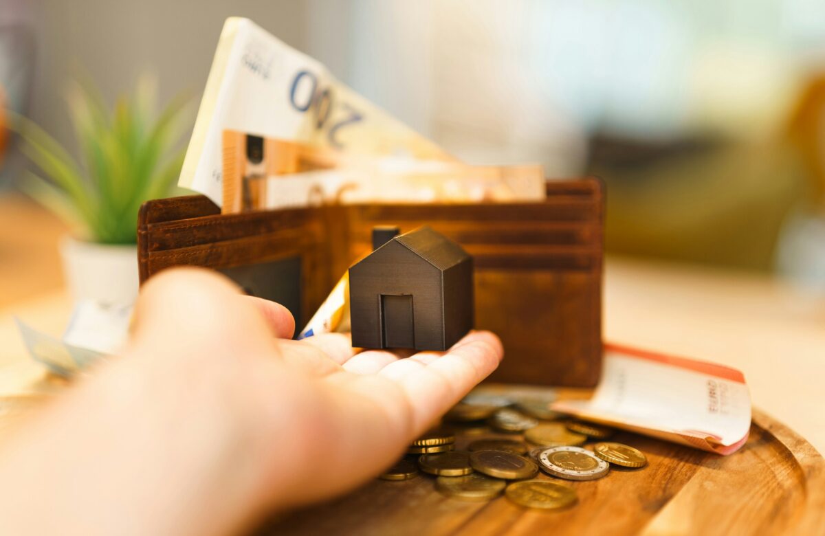 How Much Do Real Estate Agents Make?